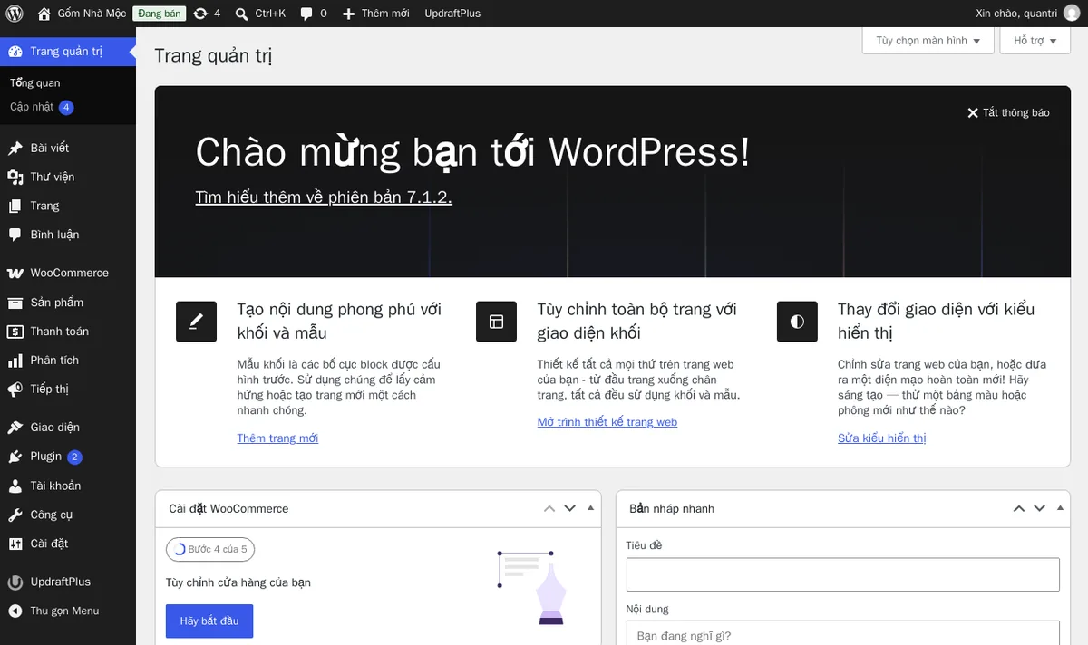 Trang quản trị WordPress trên web thử nghiệm: số trên biểu tượng Cập nhật ở thanh trên cùng và menu Plugin cho biết có bao nhiêu bản cập nhật đang chờ.